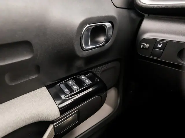 Citroën C3 1.2 PureTech Sport 2016 Benzine 22