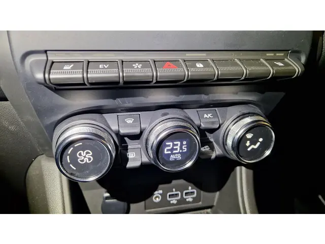 Mitsubishi ASX 1.6 PHEV AT Instyle 2023 Hybride Benzine 11