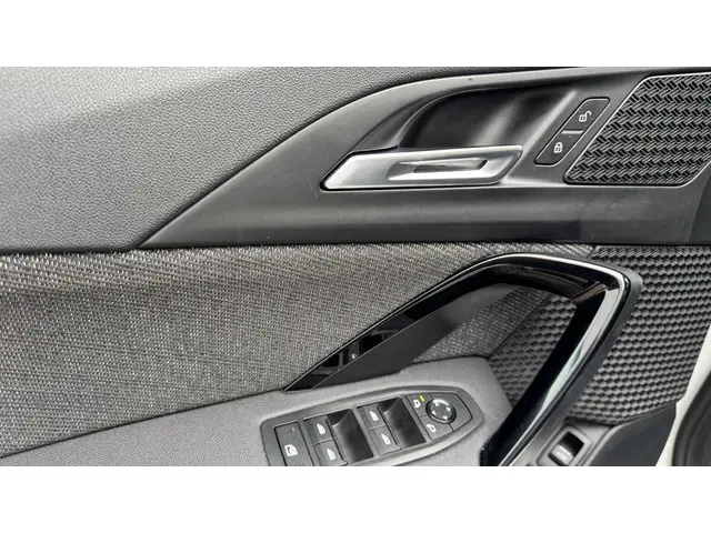 BMW iX1 xDrive30 Launch Edition 67 kWh 2023 Elektrisch 18