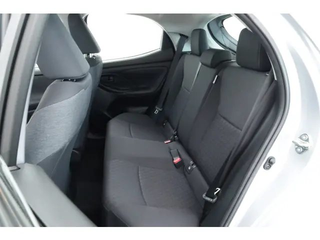 Toyota Yaris 1.5 VVT-i Dynamic 2023 Benzine 21