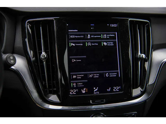 Volvo V60 2.0 B3 Momentum Advantage 2020 Benzine 17