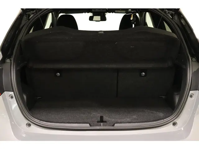 Toyota Yaris 1.5 Hybrid Bi-Tone, 2018 Hybride Benzine 15