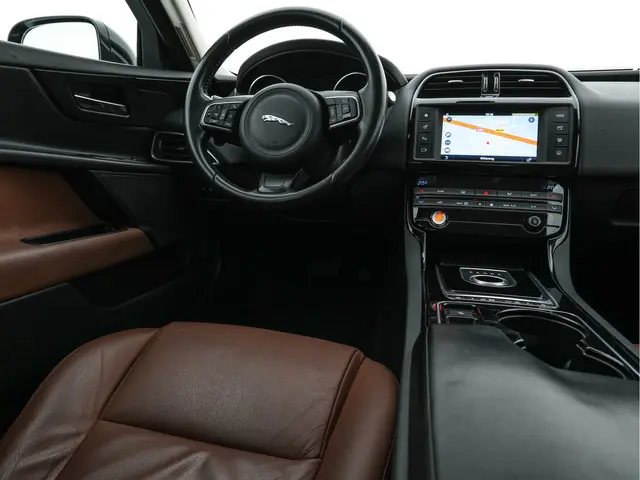 Jaguar XE 2.0 D Pure In-Control-Pack 2016 Diesel 7