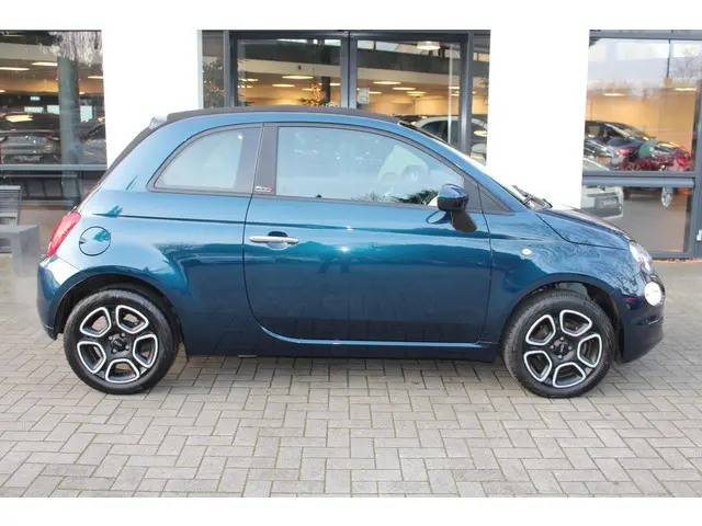 Fiat 500C 1.0 Hybrid Dolcevita 2023 Benzine 10