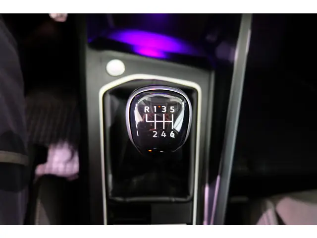 Volkswagen Golf 1.5 TSI R-Line 2020 Benzine 12