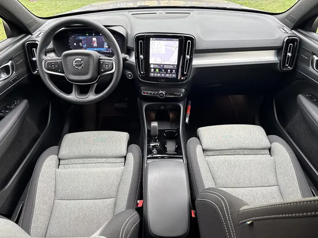 Volvo XC40 2.0 B4 Plus Dark 2025 Benzine 23