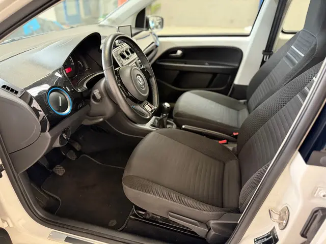 Volkswagen up! 1.0 up! Edition BlueMotion 2014 Benzine 6
