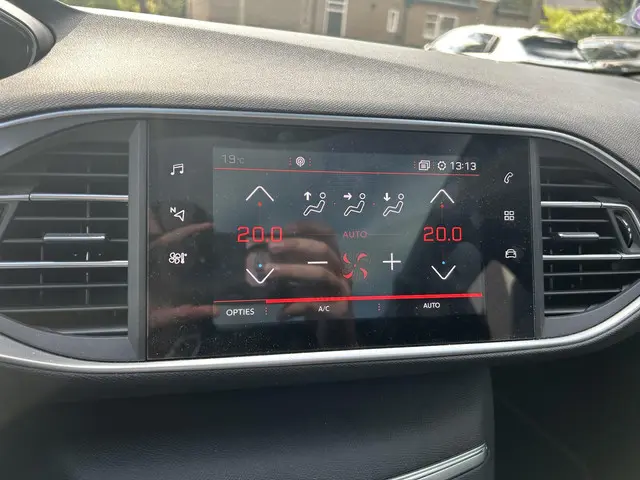 Peugeot 308 SW 1.2 Turbo 130 PK GT 2020 Benzine 13