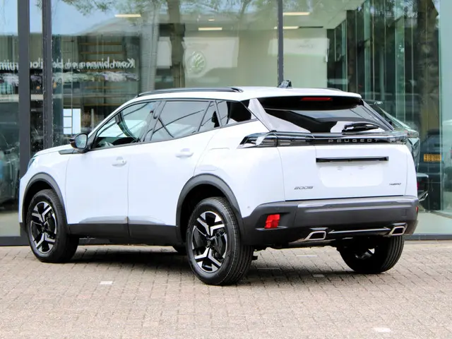 Peugeot 2008 1.2 Hybrid 110 Allure 2026 Hybride Benzine 2