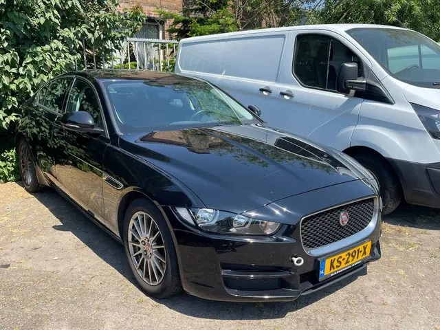 Jaguar XE 2.0 D Pure 2016 Diesel
