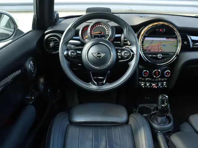 MINI 3-Deurs Cooper 2019 Benzine 10