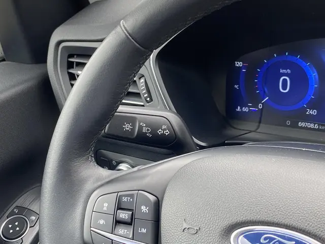 Ford Kuga 2.5 PHEV Titanium 2021 Hybride Benzine 24