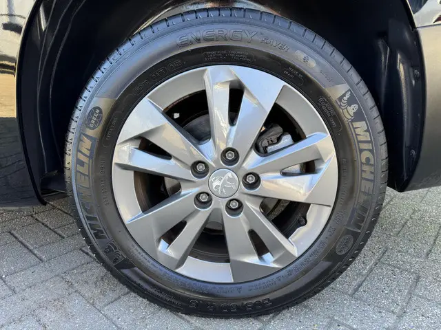 Peugeot Partner 1.5 BlueHDi 130 EAT8 S&S L1 2023 Diesel 40