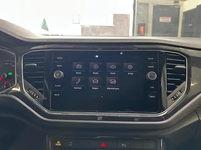 Volkswagen T-Roc 1.5 TSI Sport DSG Navi 2019 Benzine 14