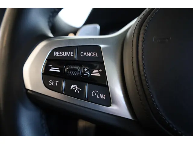 BMW 3 Serie Touring 320i 2020 Benzine 23