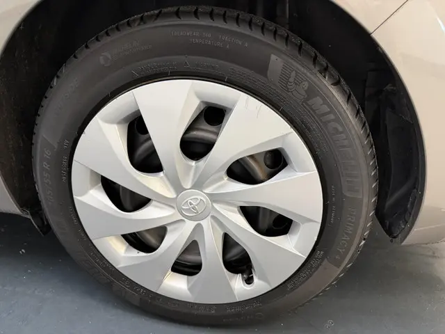 Toyota Auris 1.6 Aspiration 2014 Benzine 18