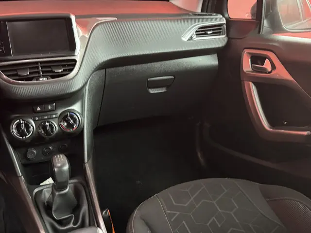 Peugeot 2008 1.2 VTi Blue Lease 2014 Benzine 36