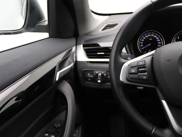 BMW X1 xDrive25e 2022 Hybride Benzine 14