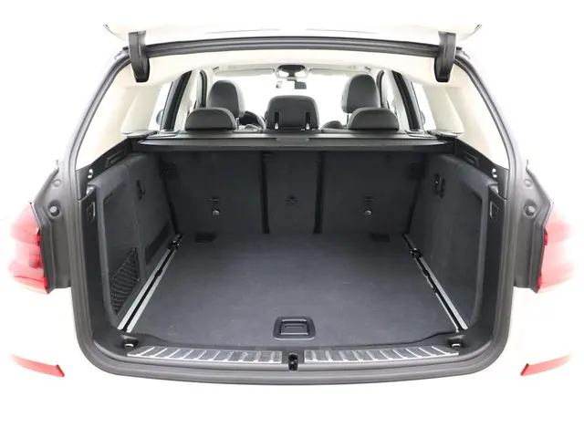 BMW X3 xDrive20i High Executive 2021 Benzine 14