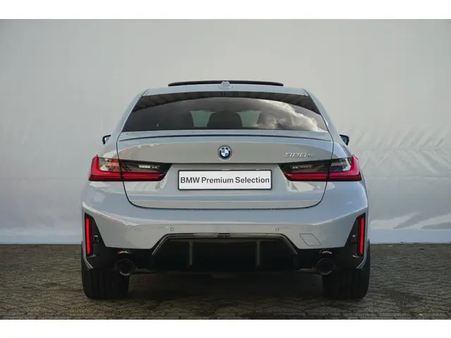 BMW 3 Serie Sedan 320e 2023 Hybride Benzine 5