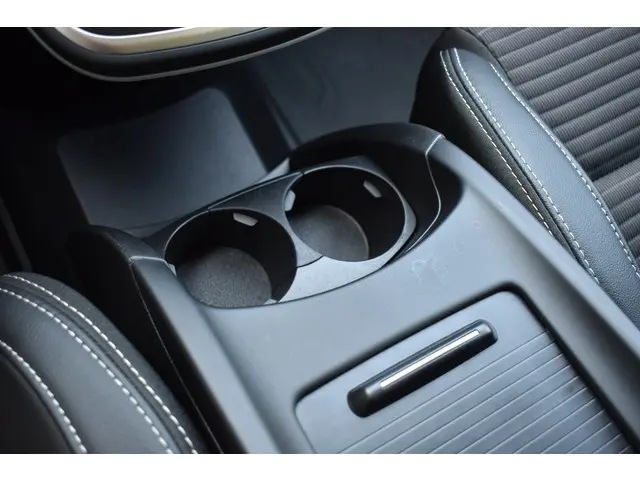 Renault Scénic TCe 140 EDC Bose 2019 Benzine 23