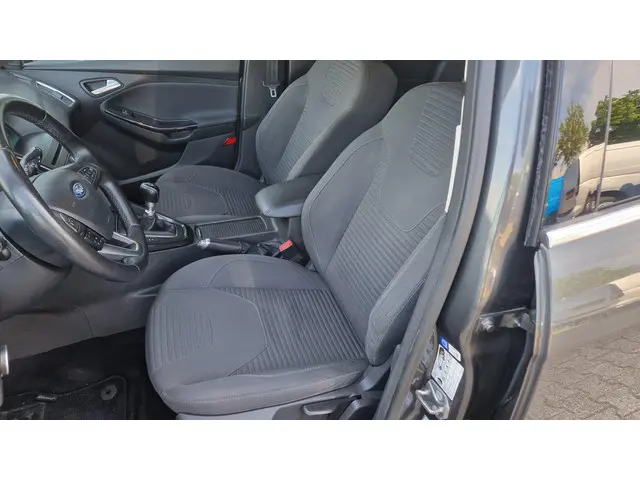 Ford Focus Wagon 1.0 First Edition 2015 Benzine 17