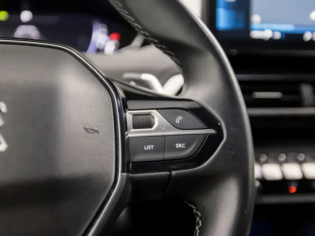 Peugeot 5008 1.2 PureTech Sport 7 Persoons 2021 Benzine 22