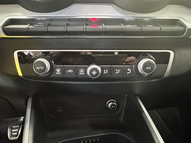 Audi Q2 30 TFSI S-Line 2022 Benzine 13