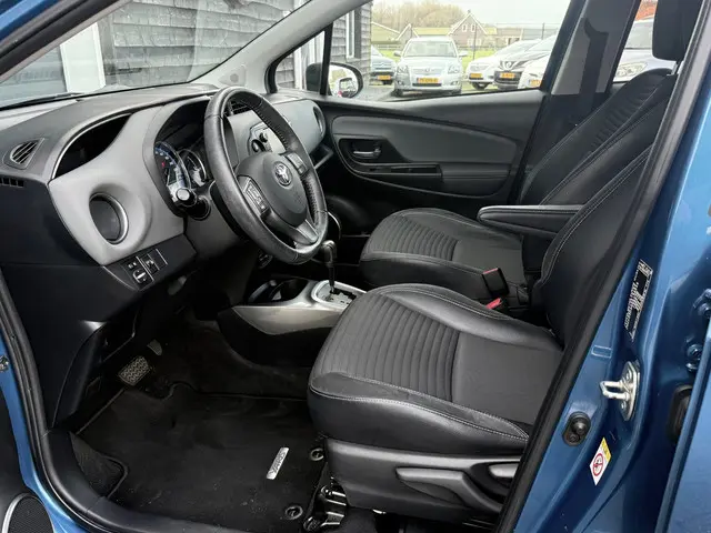 Toyota Yaris 1.5 Hybrid Dynamic 2014 Hybride Benzine 9