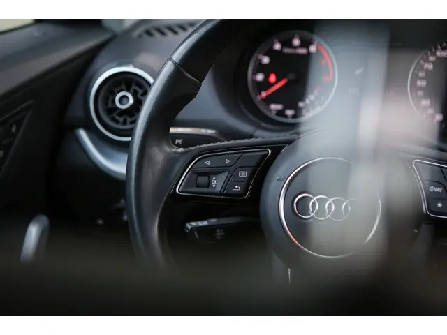 Audi Q2 35 TFSI S Edition 2019 Benzine 8