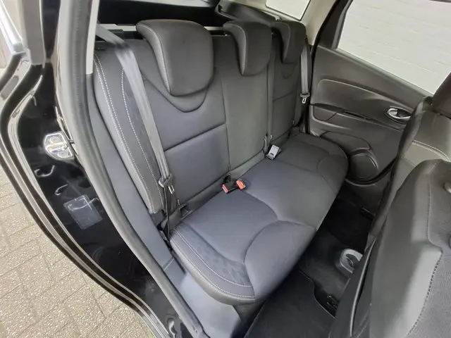 Renault Clio Estate TCe 90 Limited 2020 Benzine 31