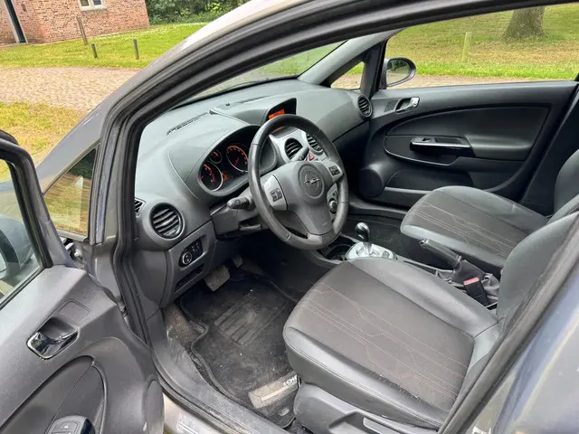 Opel Corsa 1.2-16V Anniversary Edition 2012 Benzine 7