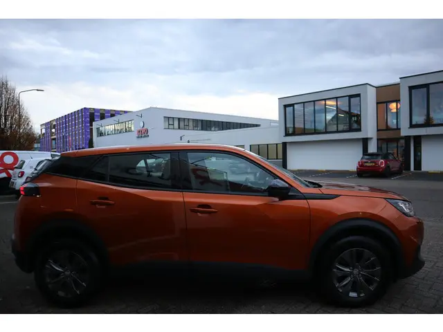 Peugeot 2008 1.2 PURETECH ALLURE PACK 2022 Benzine 13