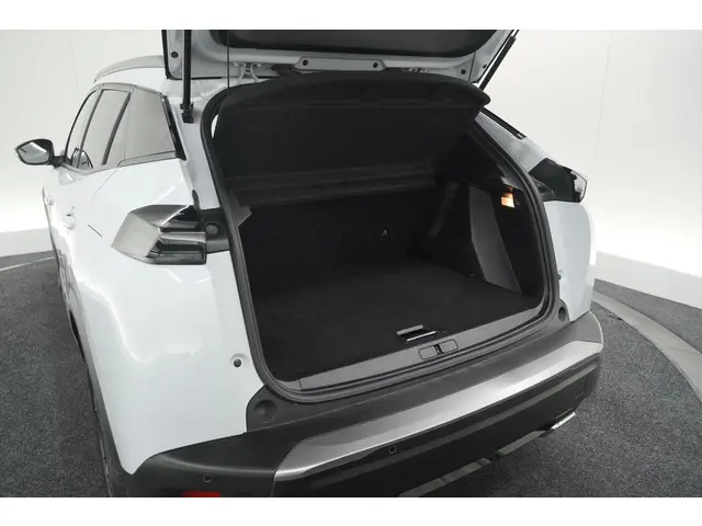 Peugeot 2008 PureTech 130 EAT8 Allure 2024 Benzine 62