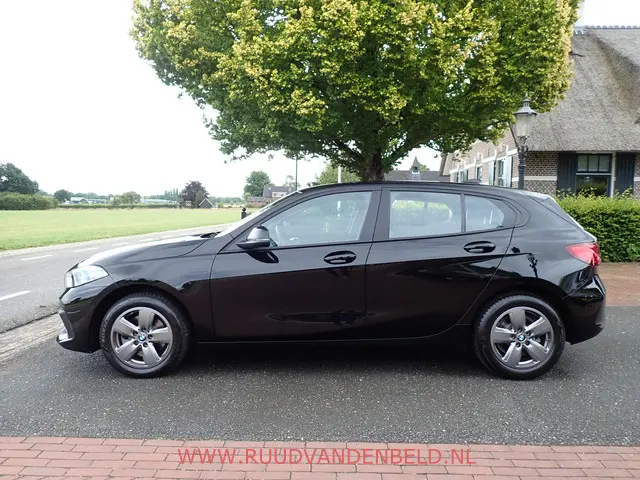 BMW 1 Serie 118i 2021 Benzine 6