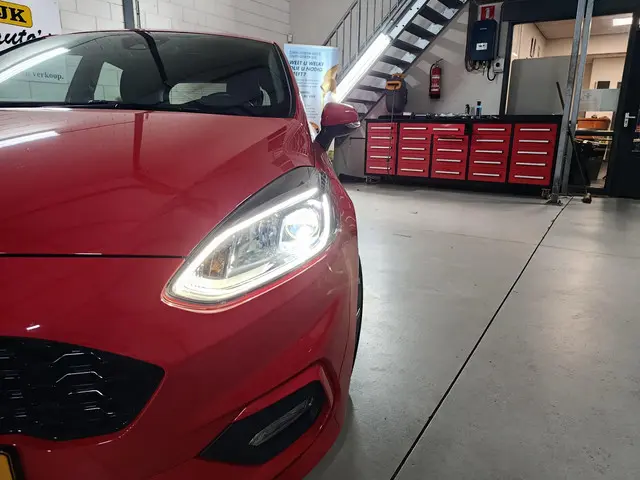 Ford Fiesta 1.0 EcoBoost Hybrid ST-Line X 2020 Benzine 24