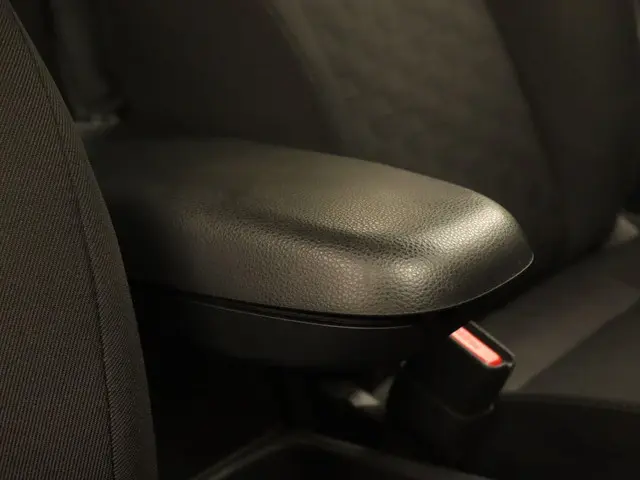 Toyota Yaris 1.5 Hybrid 115 Active 2024 Hybride Benzine 35