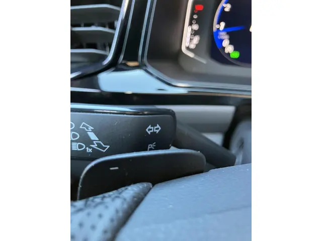 Volkswagen T-Roc 1.5 TSI R-Line Edition 2024 Benzine 38