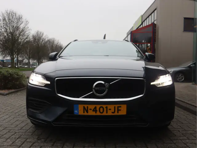 Volvo V60 2.0 B3 Momentum 2021 Hybride Benzine 28