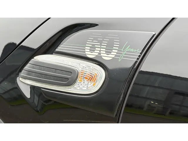 MINI Cooper Mini 1.5 60 Years Edition 2020 Benzine 10