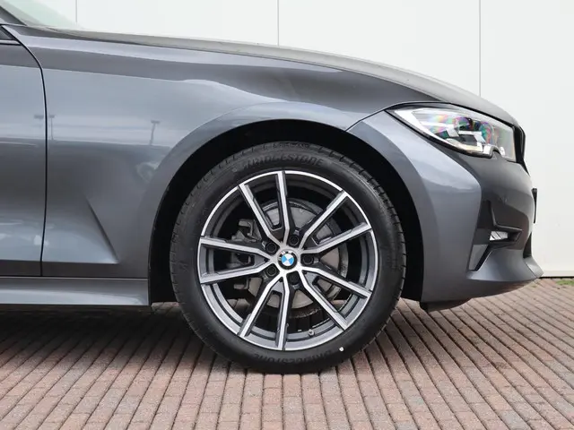 BMW 3 Serie 318i High Executive Edition 2020 Benzine 5
