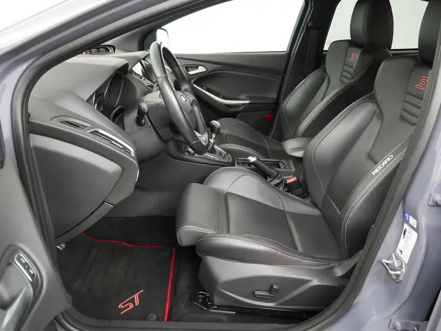 Ford Focus 2.0 ST 2017 Benzine 11