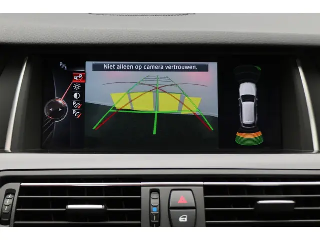 BMW 5 Serie Touring 535i Luxury Edition 2016 Benzine 49