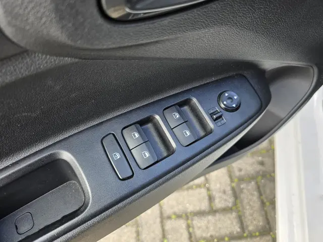 Hyundai i10 1.0 Premium 1e eig/NL-auto 2022 Benzine 11