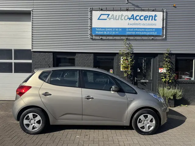 Kia Venga 1.4 CVVT X-pect 2013 Benzine 2