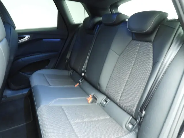 Audi Q4 e-tron 35 S edition 55 kWh 2022 Elektrisch 9