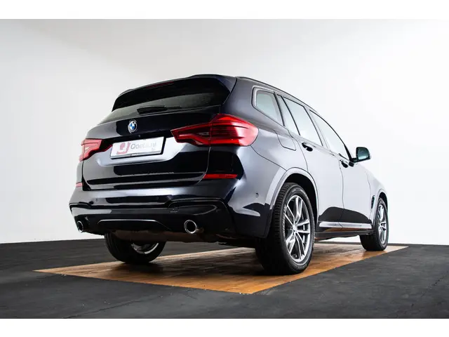 BMW X3 xDrive20i High Executive 2018 Benzine 9