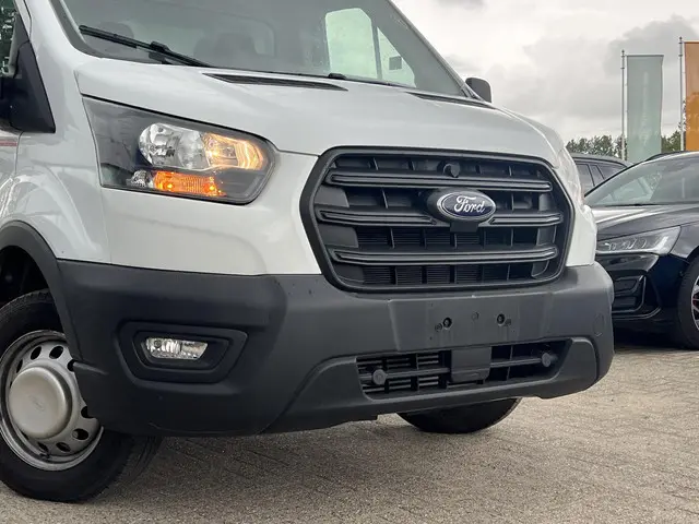 Ford Transit 350 2.0 TDCI L4H1 2024 Diesel 2