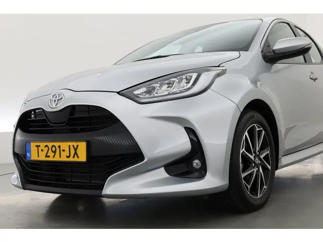 Toyota Yaris 1.5 VVT-i Dynamic 2023 Benzine 25
