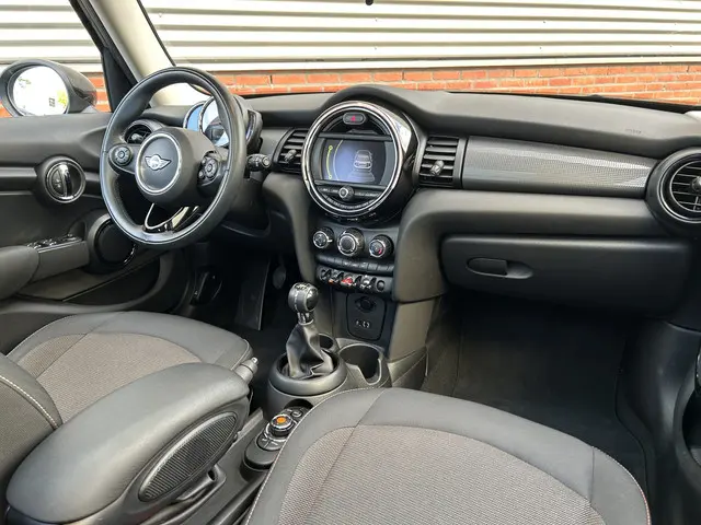 MINI Cooper Mini 1.5 Business | 2018 Benzine